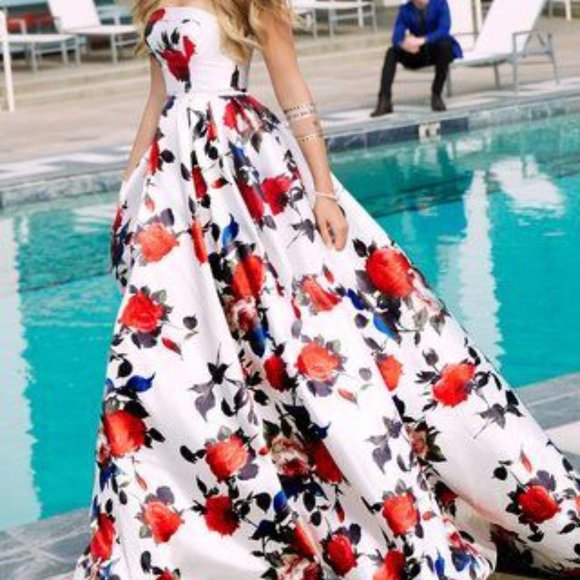 Strapless cocktail dress worn once size 14/16 - Picture 2 of 5